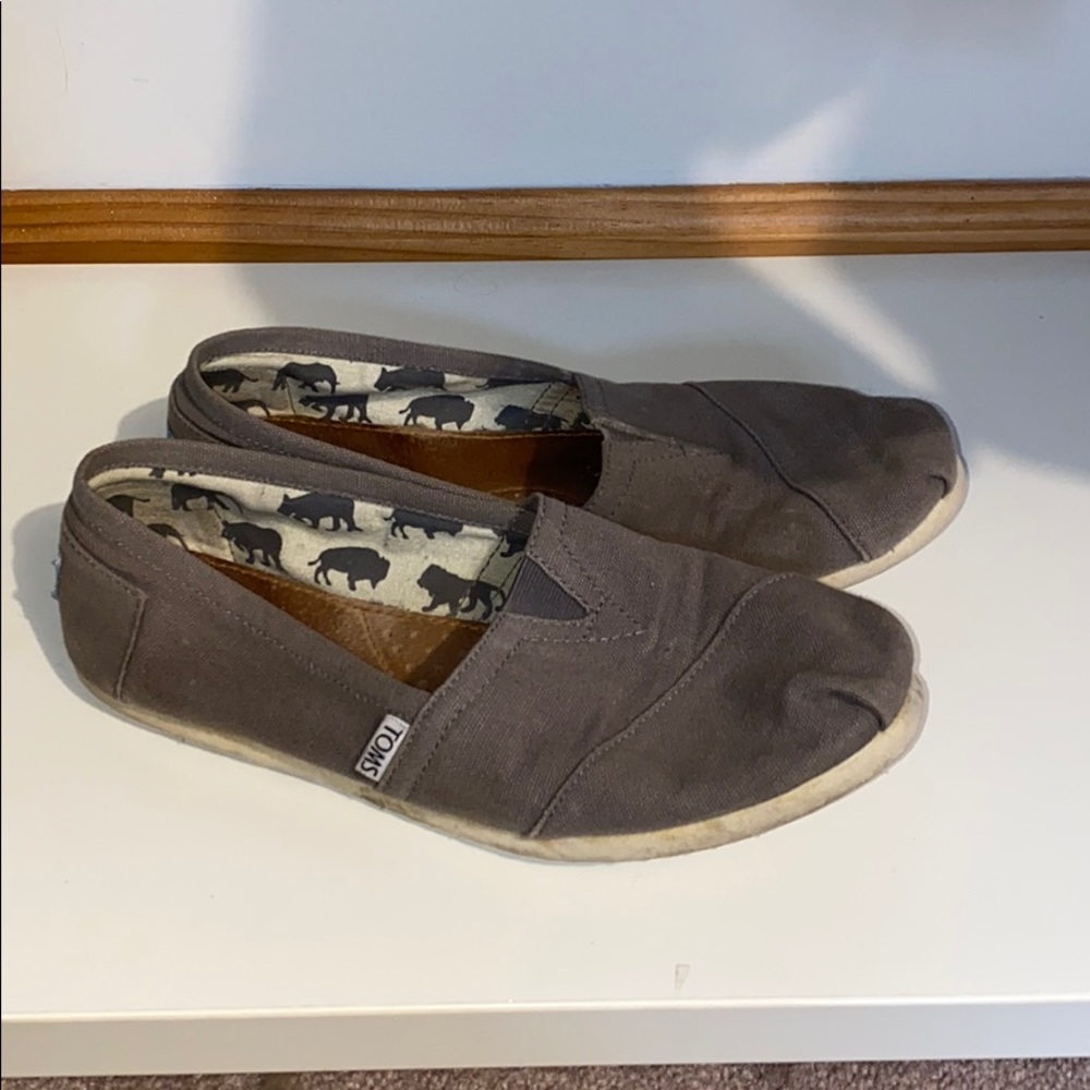 Toms